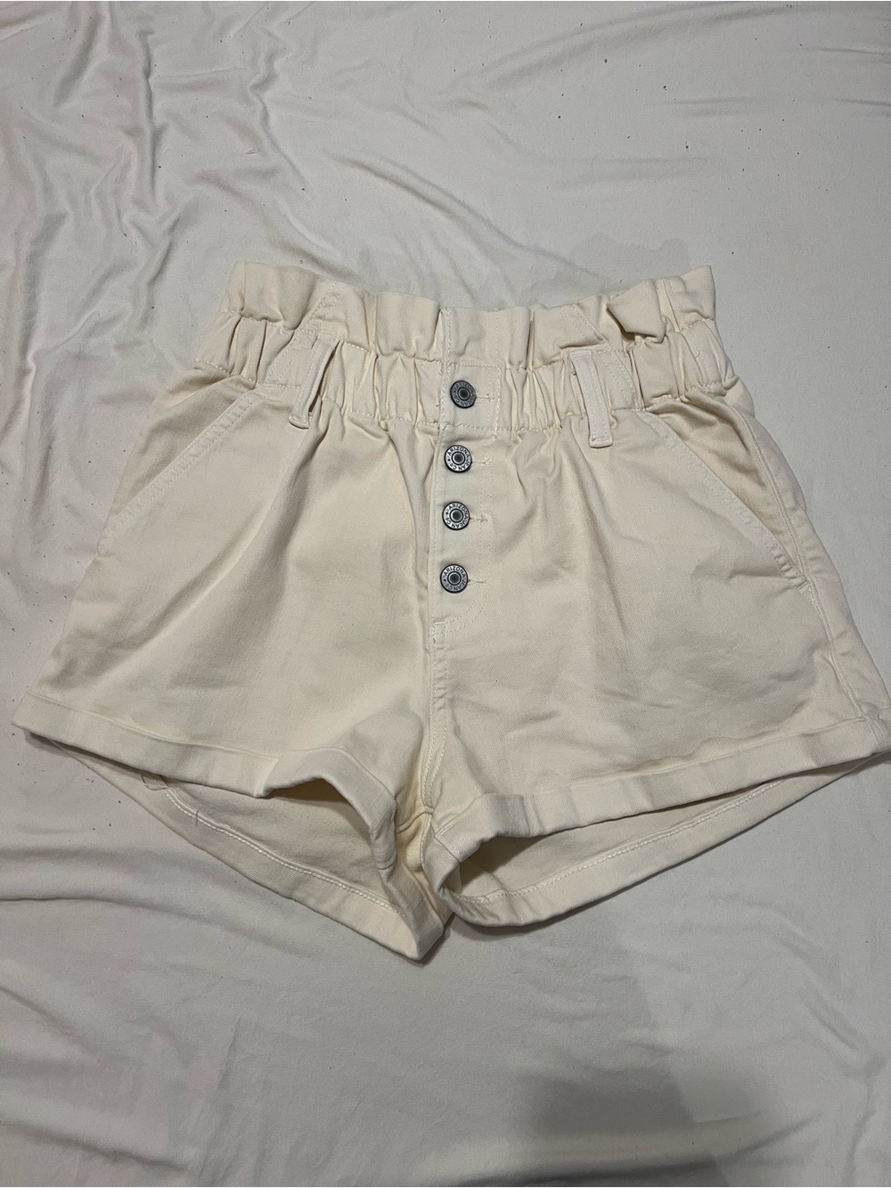 Arizona Jean Company Cream High-Waist Button-Front Shorts